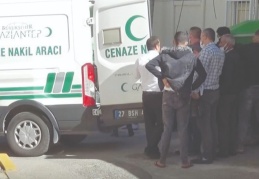 Park halindeki araca çarpan motosikletin sürücüsü öldü