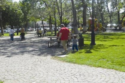 Parklar dolup taşıyor