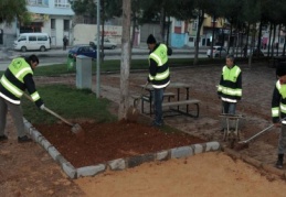 Parklara bakım yapılyıor
