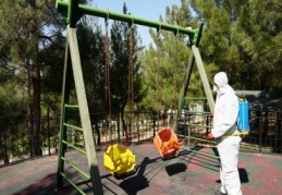 Parklarda, sosyal tesislerde ve camilerde temizlik yapılıyor