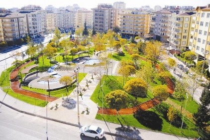 Parkların onarımı ve bakımı yapılıyor