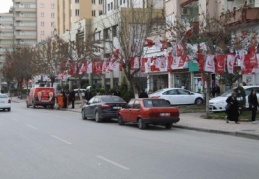 Parti ve koordinasyon merkezleri dışında bir yere bayrak asılmıyor