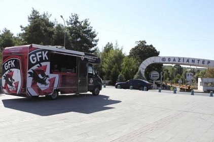 Passolig aracı Gaziantep Üniversitesi önünde
