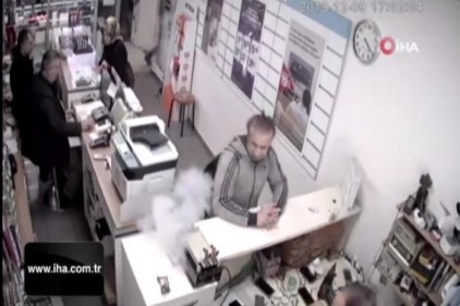 Patlayan telefon bataryası paniğe neden oldu