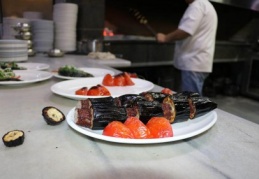 Patlıcan kebabı kışın da sofraları süslüyor
