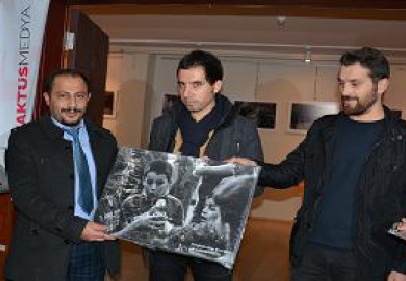 Pazar fotoğraf sergisi açıldı