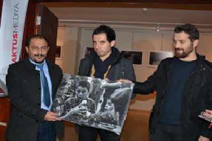 Pazar fotoğraf sergisi açıldı