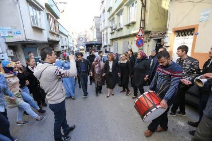 Pazar günü de sahada