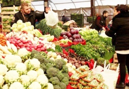 Pazarda tane hesabı başladı: Bir salatalık 5 TL, bir domates 2,63 TL