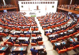 Pazartesi gününden itibaren milletvekillerine aşı yapılacak iddiaları yalanlandı