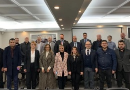 Pek çok üniversite mezunu vasıfsız işçi olarak çalışıyor