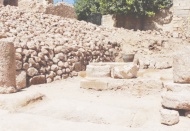 Perre Antik Kenti'ndeki kazılarda sütun ve yazıtlar bulundu