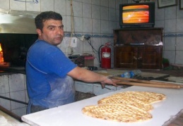Pide ekmeği 60 kuruş