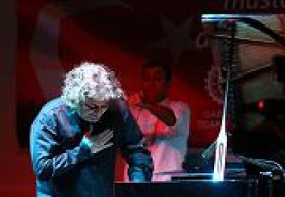 Piyanist Tuluyhan Uğurlu Gaziantep'te konser verdi