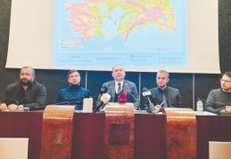 Plansız kentleşme, riskli yapılaşma, yaptırımsız denetim ve eğitimsiz kitleler sorunumuz var