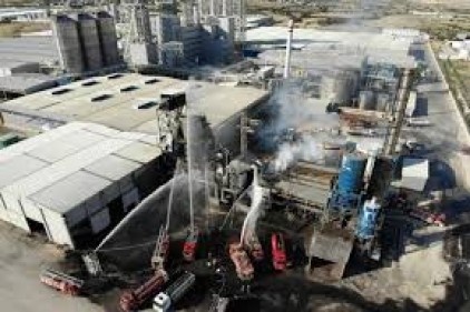 Plastik fabrikasındaki yangında 20 kişi yaralandı 