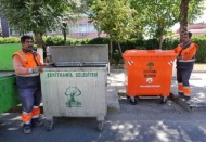 Plastik pedallı konteynırlar caddelerde yerini aldı