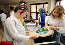 Plastik poşete karşı bez çanta kullanımı farkındalığı