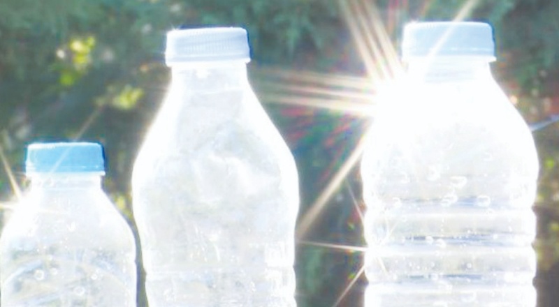 Plastik şişeli ürünler güneş görmemeli, hızla tüketilmeli