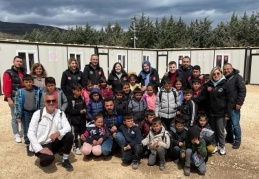 Polar oyuncaklar çocukların yüzünü gülümsetti