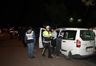 Polis, 1078 personel ve 81 ekip ile dev operasyon yaptı