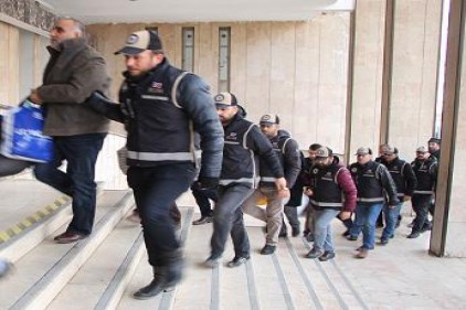 Polis, asker, Bylock kullanıcıları gözaltında
