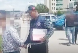 Polis gibi davranarak vatandaşları silahla yaralayan gaspçılar tutuklandı