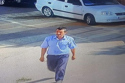 Polis güvenlik kamerasına yakalanan şebekenin peşine düştü 