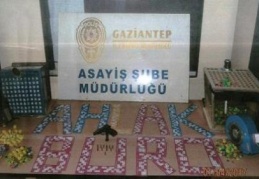Polis, kumar oynatıldığı tespit edilen kahvehaneye operasyon düzenledi