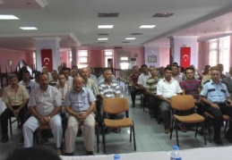 Polis otobüs şoförleri ile toplantı yaptı 