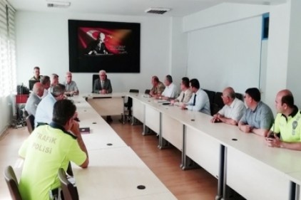 Polis, otobüs şoförlerine eğitim verdi