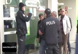 Polis, sokağa çıkan 65 yaş üstü için nöbette