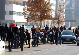 Polise saldırdılar