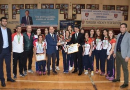 Polisgücü, rakiplerine toplam 75 gol atarak Türkiye şampiyonu oldu