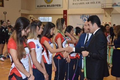 Polisgücü, rakiplerine toplam 75 gol atarak Türkiye şampiyonu oldu