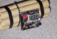 Polisi alarma geçiren saatli bombanın oyuncakmış
