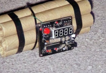 Polisi alarma geçiren saatli bombanın oyuncakmış