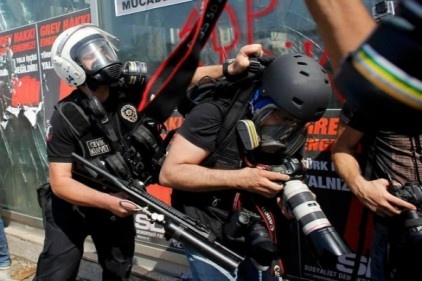 &#8220;Polisin gazeteciye Sarı Basın Kartı sorma hakkı yok&#8221;