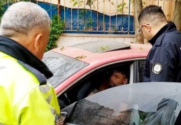 Polisin uyandırdığı sürücü olan biteni anlamaya çalıştı