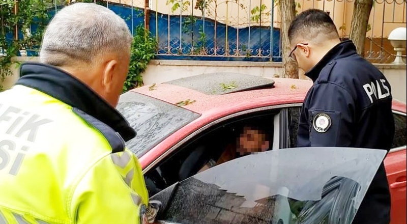 Polisin uyandırdığı sürücü olan biteni anlamaya çalıştı