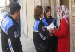 Polislerden kurban yardımı 