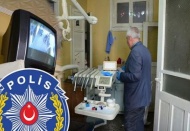 Polisleri kamerayla gözetleyen Suriyeli şahıslar havalandırma boşluğundan kaçtı