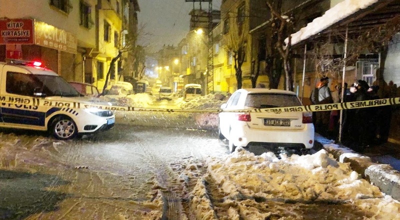 Polisten kaçan yaralı genç yakınının evine saklandı