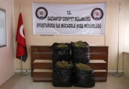 Polisten uyuşturucu tacirlerine büyük darbe