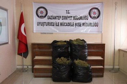 Polisten uyuşturucu tacirlerine büyük darbe