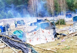 Polonya-Belarus sınırı: Mülteciler kampı boşalttı