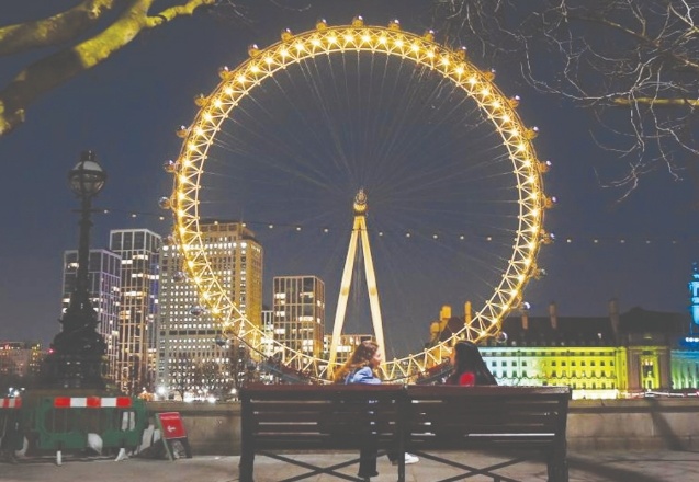 Polonya, İngiltere'den gelen yolculara 1 haftalık zorunlu karantina uygulayacak