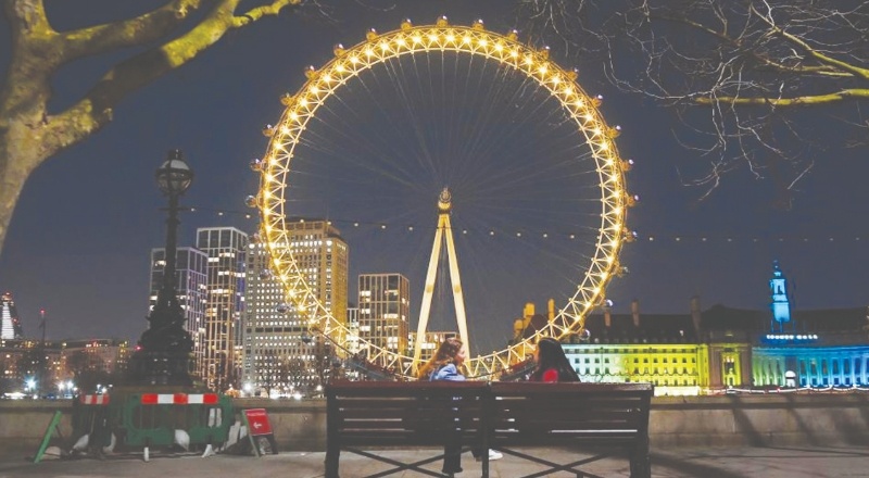Polonya, İngiltere'den gelen yolculara 1 haftalık zorunlu karantina uygulayacak
