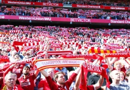 Premier Lig'de taraftarlar tribüne dönüyor