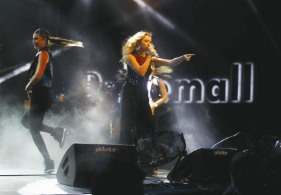 Prime Mall’da Hadise rüzgarı esti